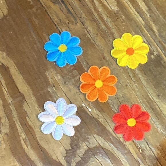 5 Flower patch’s - Picture 1 of 3
